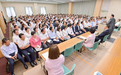 公明新聞　議員総会　170706.jpg