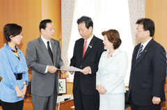 20120519文科省.jpg